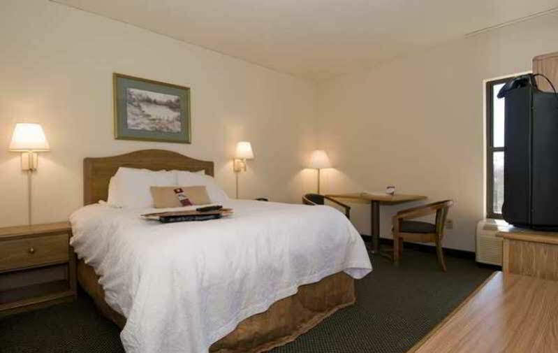 Hampton Inn Brevard Pisgah Forest Exterior photo